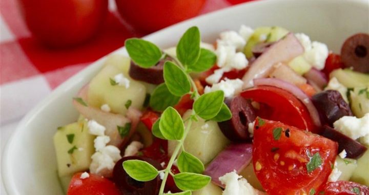 Греческий салат с сыром Фета — рецепт