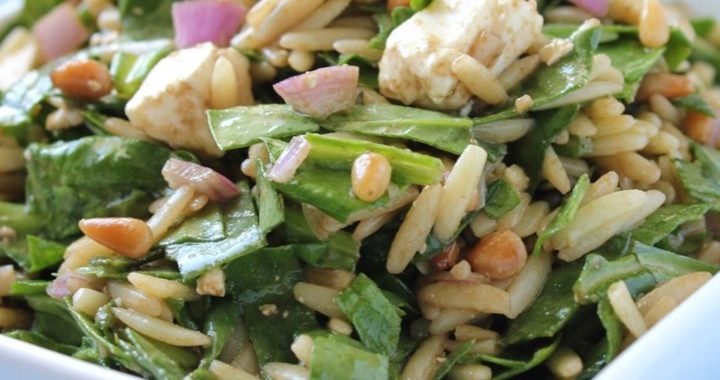 Салат из шпината и ризони — рецепт