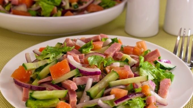 Овощной салат с ветчиной рецепт