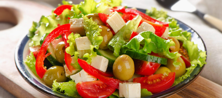Греческий салат с сардинами рецепт